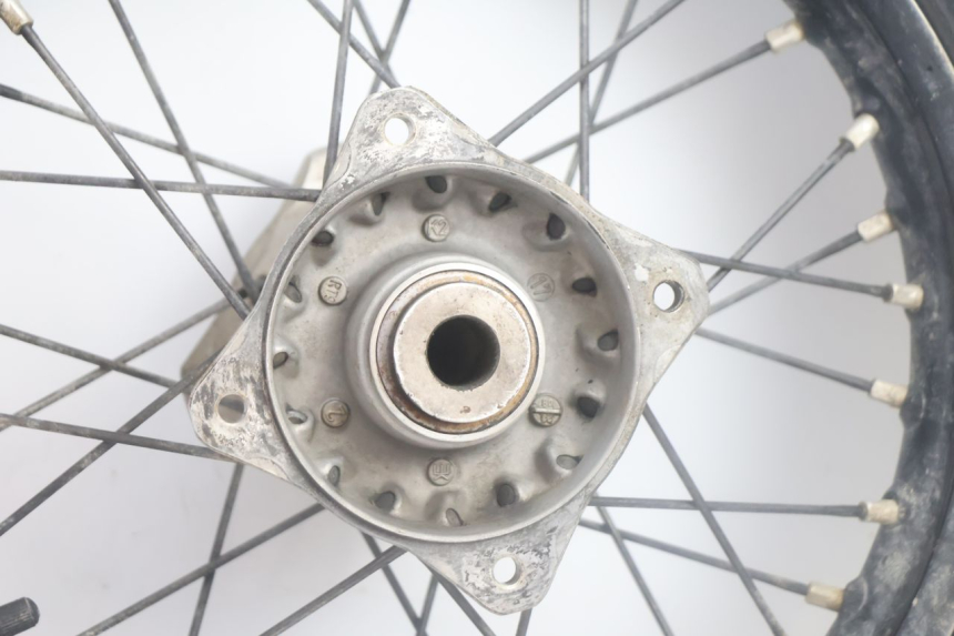 photo de REAR RIM AND TIRE KTM SX 85 (2018 - 2024) - Alternative perspective