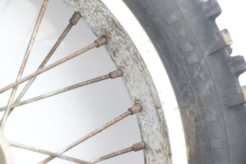 photo de REAR RIM AND TIRE HUSABERG TE 250 (2011 - 2014) - High-resolution close-up