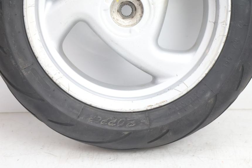 photo de REAR RIM AND TIRE PEUGEOT VIVACITY 50 (2004 - 2009) - Zoom on usage condition