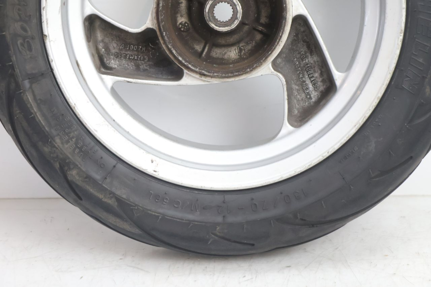 photo de REAR RIM AND TIRE PEUGEOT VIVACITY 50 (2004 - 2009) - Surface and material condition