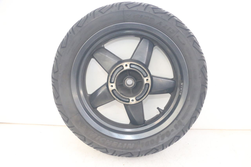 photo de REAR RIM AND TIRE YAMAHA X-MAX XMAX 125 (2010 - 2013) - Main view