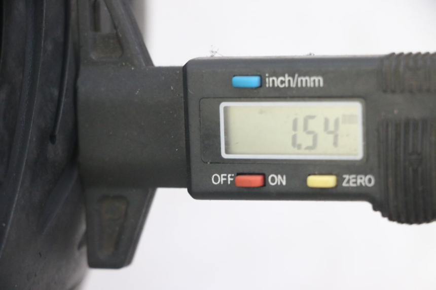 photo de REAR RIM AND TIRE YAMAHA X-MAX XMAX 125 (2010 - 2013) - Component detail