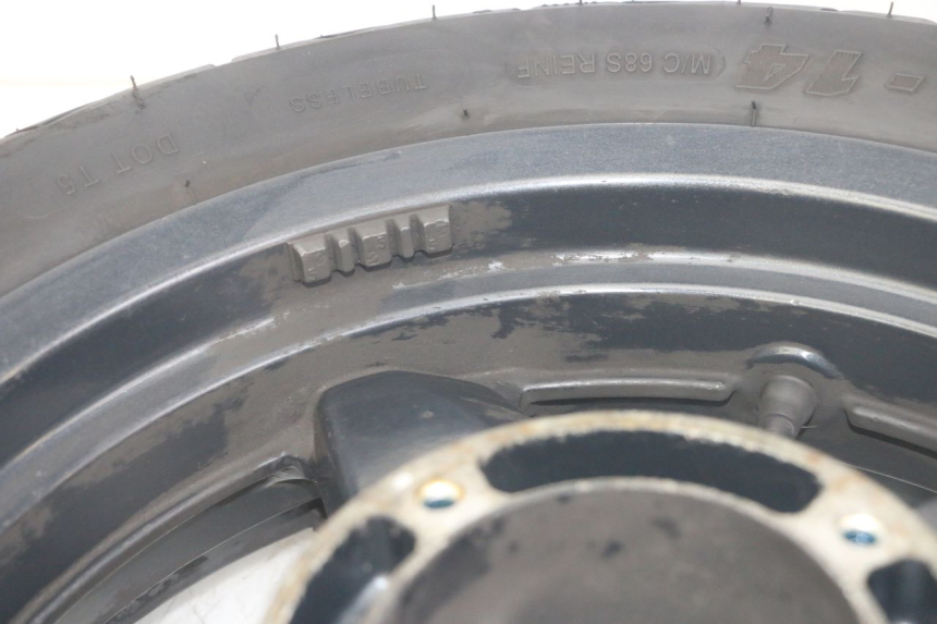 photo de REAR RIM AND TIRE YAMAHA X-MAX XMAX 125 (2010 - 2013) - Alternative perspective