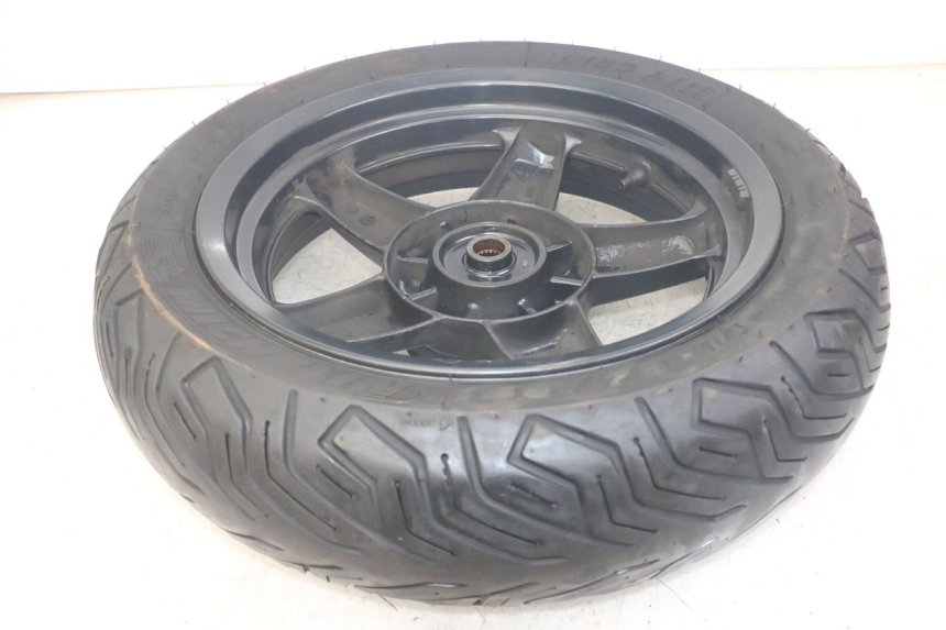 photo de REAR RIM AND TIRE YAMAHA X-MAX XMAX 125 (2010 - 2013) - Fixing points details