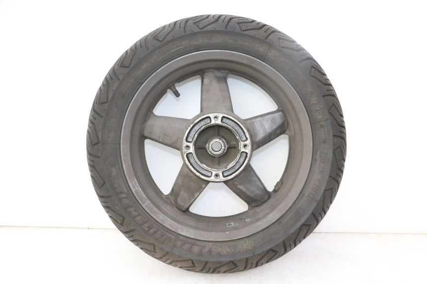 photo de REAR RIM AND TIRE YAMAHA X-MAX XMAX 125 (2010 - 2013) - Main view