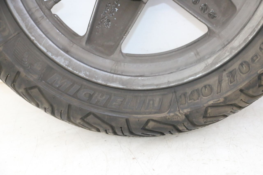 photo de REAR RIM AND TIRE YAMAHA X-MAX XMAX 125 (2010 - 2013) - Component zoom