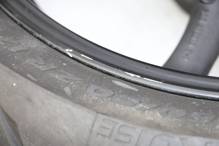 photo de REAR RIM AND TIRE YAMAHA XJ6 ABS 600 (2008 - 2016) - Fixing points details