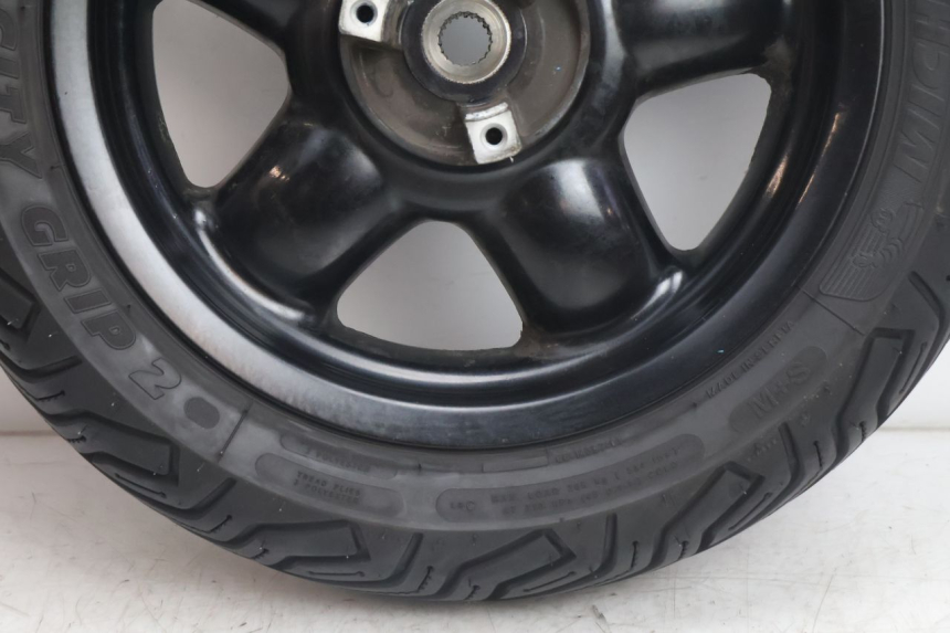 photo de REAR RIM AND TIRE YAMAHA YP MAJESTY 125 (2002 - 2006) - Zoom on usage condition