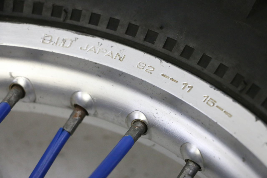 photo de REAR RIM AND TIRE YAMAHA YZ 85 (2002 - 2018) - Technical close-up