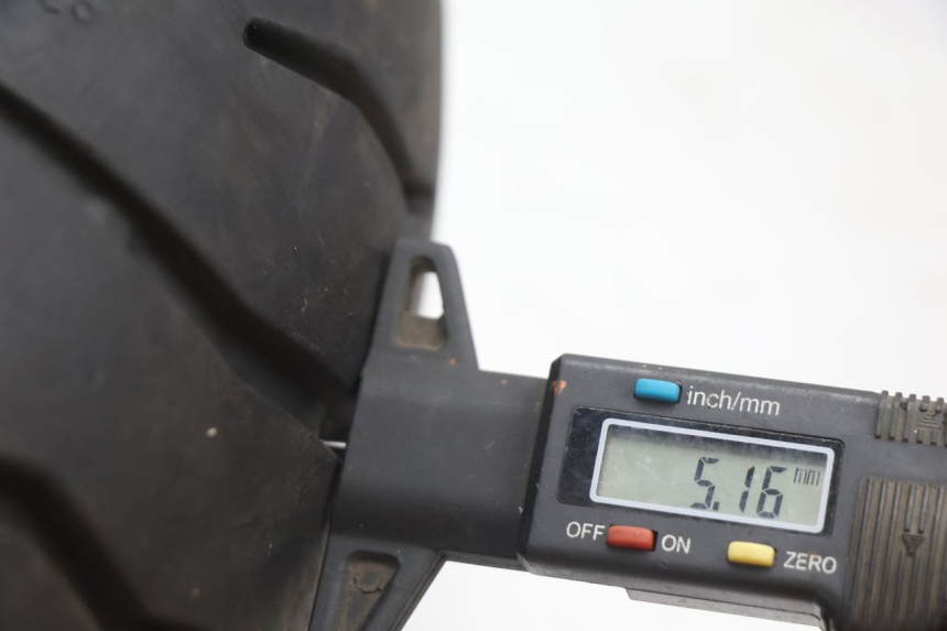 photo de REAR RIM AND TIRE YAMAHA YZF R GENESIS 750 (1993 - 1998) - Focus on structure