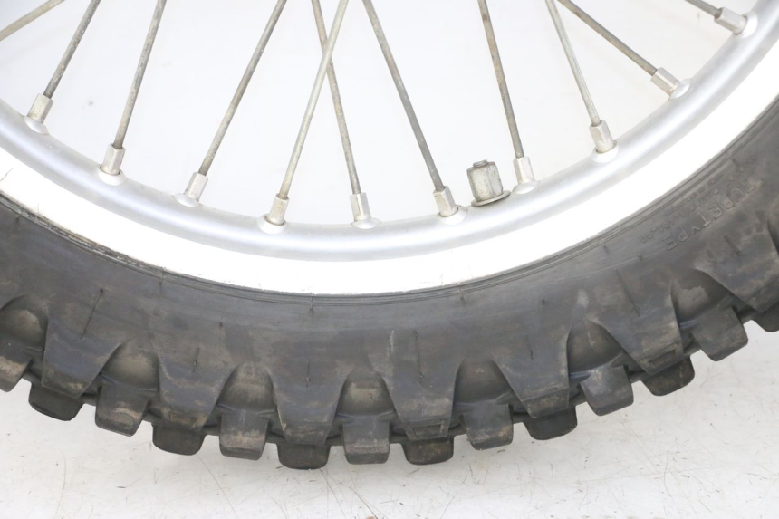 photo de REAR RIM AND TIRE YAMAHA YZF YZ-F 450 (2014 - 2016) - Technical close-up