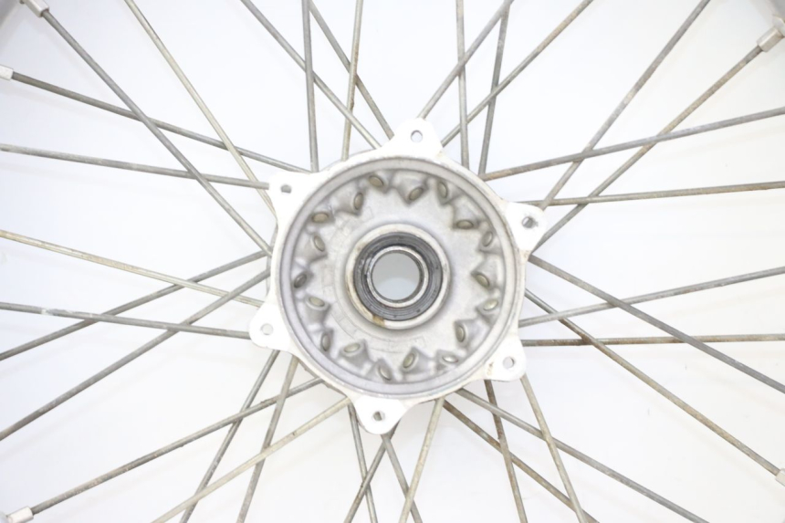 photo de REAR RIM AND TIRE YAMAHA YZF YZ-F 450 (2014 - 2016) - Fixing points details