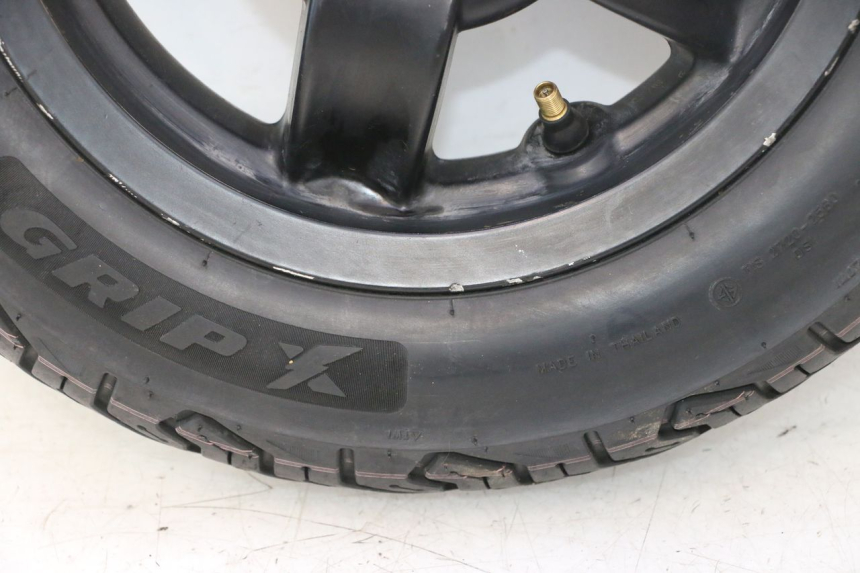 photo de REAR RIM AND TIRE PIAGGIO ZIP 4T 50 (2018 - 2020) - Zoom on usage condition