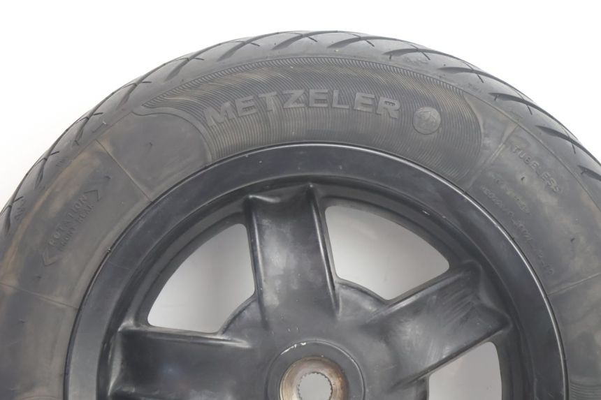 photo de REAR RIM AND TIRE PIAGGIO ZIP IGET 4T 50 (2021 - 2023) - Component detail