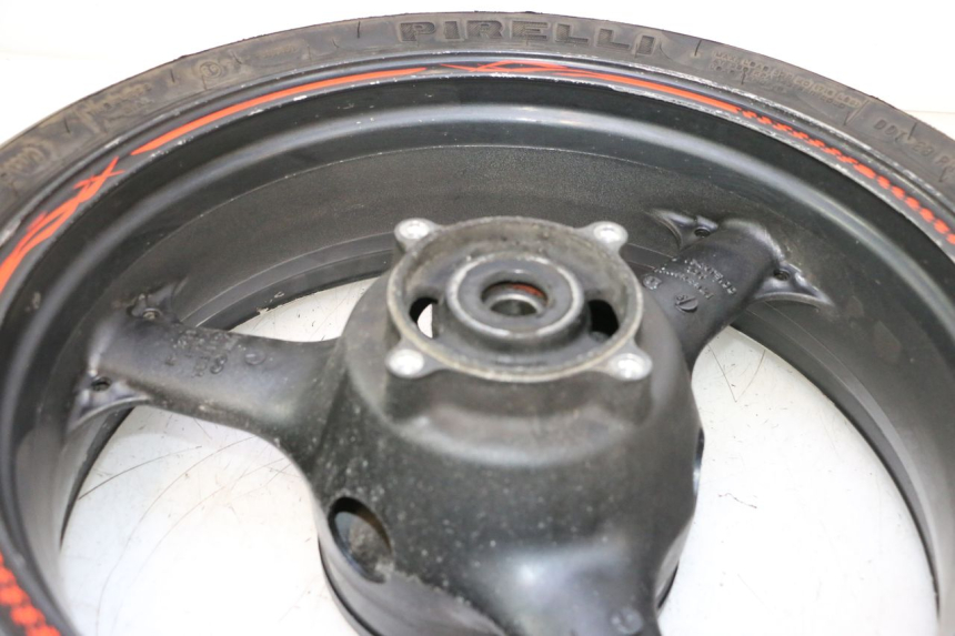 photo de REAR RIM AND TIRE KAWASAKI ZX-6R ZX6R 600 (1995 - 1997) - Surface and material condition
