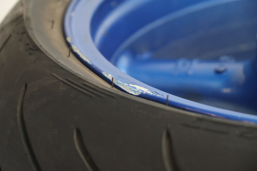 photo de REAR RIM AND TIRE KAWASAKI ZX-6R ZX6R 600 (2000 - 2002) - Detailed visual inspection