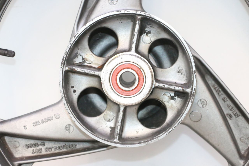 photo de REAR RIM AND TIRE KAWASAKI ZZR 600 (1995 - 2004) - Component detail