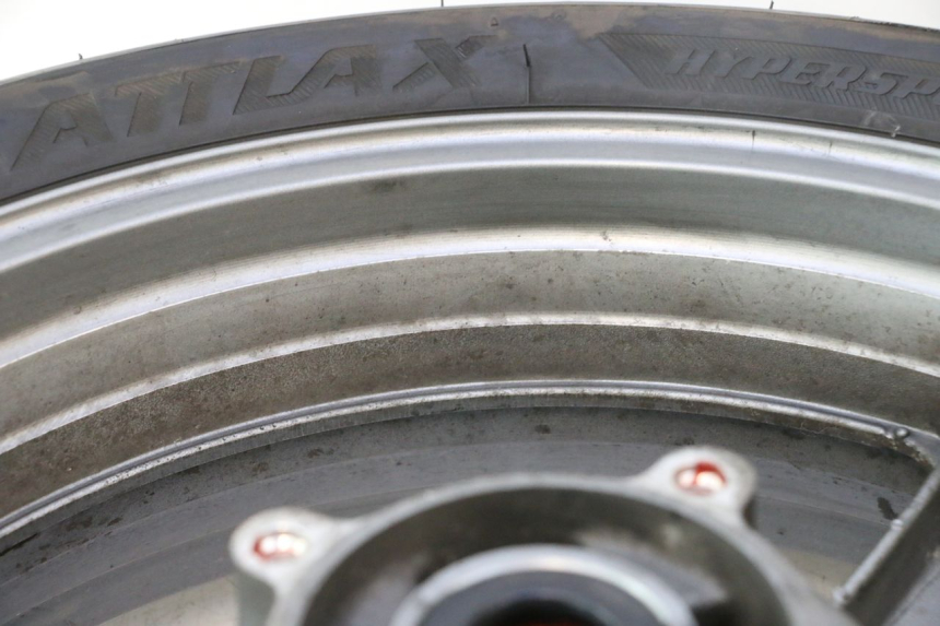 photo de REAR RIM AND TIRE KAWASAKI ZZR 600 (1995 - 2004) - Alternative angle