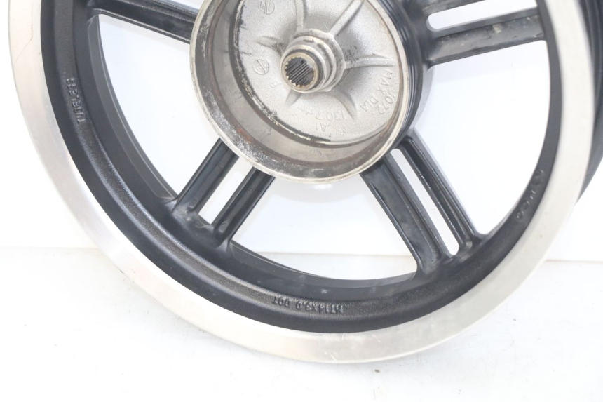 photo de REAR WHEEL RIM KYMCO AGILITY 16+ 4T 50 (2018 - 2023) - Zoom on usage condition