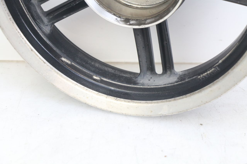 photo de REAR WHEEL RIM KYMCO AGILITY 16+ 4T 50 (2018 - 2023) - Zoom on usage condition