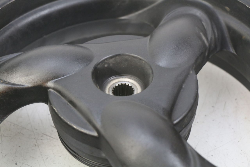 photo de REAR WHEEL RIM KYMCO AGILITY 4T 50 (2018 - 2022) - Distinctive features