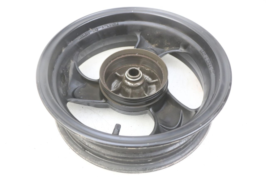 photo de REAR WHEEL RIM KYMCO AGILITY 4T 50 (2018 - 2022) - High-resolution close-up