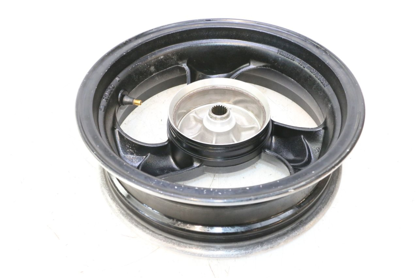 photo de REAR WHEEL RIM KYMCO AGILITY 4T 50 (2018 - 2022) - Zoom on usage condition