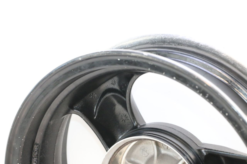 photo de REAR WHEEL RIM KYMCO AGILITY 4T 50 (2018 - 2022) - Technical close-up