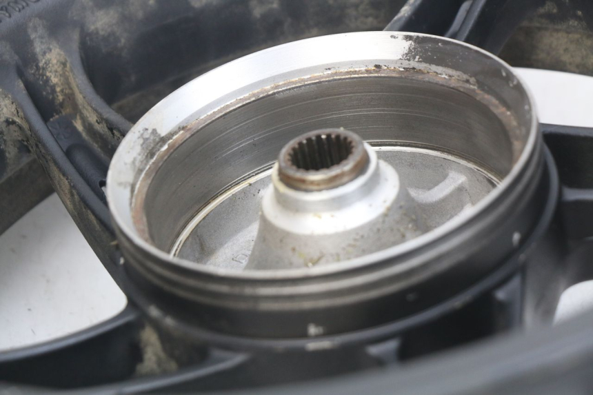 photo de REAR WHEEL RIM KYMCO AGILITY RS 2T 50 (2009 - 2013) - Component detail