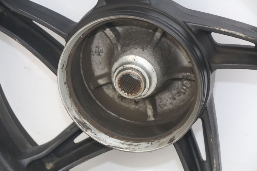 photo de REAR WHEEL RIM KYMCO AGILITY RS 4T 50 (2009 - 2013) - Technical close-up