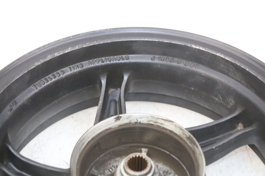 photo de REAR WHEEL RIM KYMCO AGILITY RS 4T 50 (2009 - 2013) - Surface and material condition