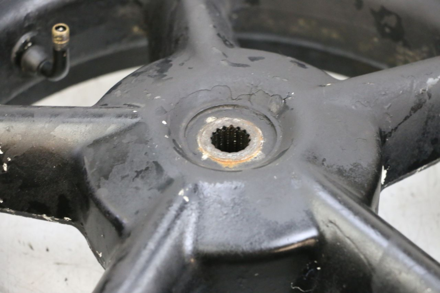 photo de REAR WHEEL RIM MBK BOOSTER SPIRIT 50 (2004 - 2017) - High-resolution close-up