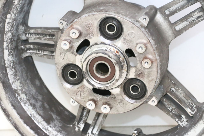 photo de REAR RIM SUZUKI BURGMAN EXECUTIVE ABS 650 (2006 - 2012) - Technical close-up