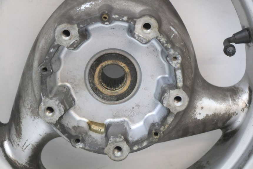 photo de REAR WHEEL RIM BMW C1 125 (2000 - 2003) - Alternative perspective