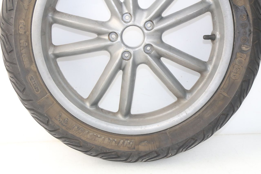 photo de REAR RIM PIAGGIO CARNABY 125 (2007 - 2011) - Fixing points details
