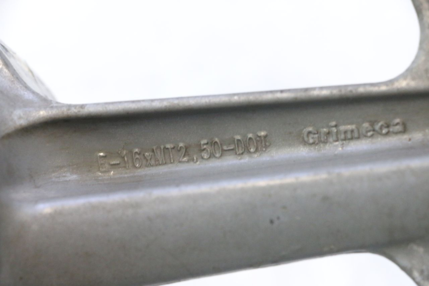 photo de REAR RIM HONDA CB TWO FIFTY 250 (1991 - 2002) - High-resolution close-up