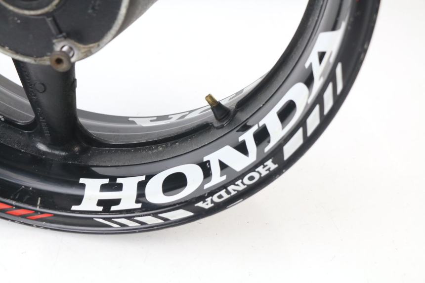 photo de REAR RIM HONDA CBR 929 RR FIREBLADE 900 (2000 - 2001) - Additional view of the item