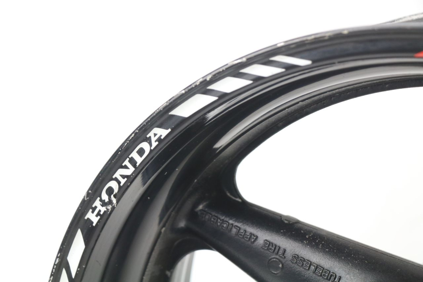 photo de REAR RIM HONDA CBR 929 RR FIREBLADE 900 (2000 - 2001) - Distinctive features