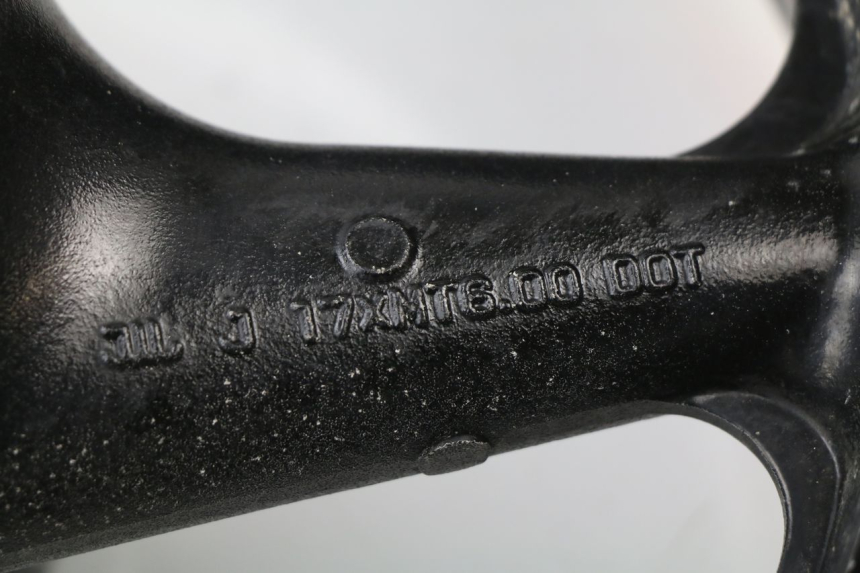 photo de REAR RIM HONDA CBR 929 RR FIREBLADE 900 (2000 - 2001) - Zoom on usage condition