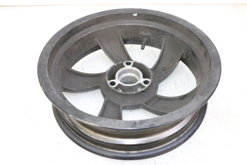 photo de REAR WHEEL RIM PEUGEOT CITYSTAR 50 (2013 - 2017) - Additional view of the item