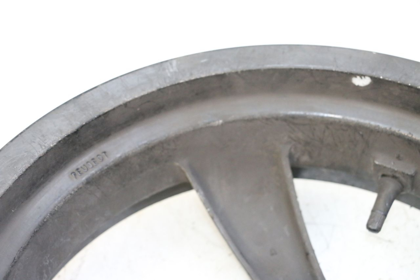 photo de REAR WHEEL RIM PEUGEOT CITYSTAR 50 (2013 - 2017) - Zoom on usage condition