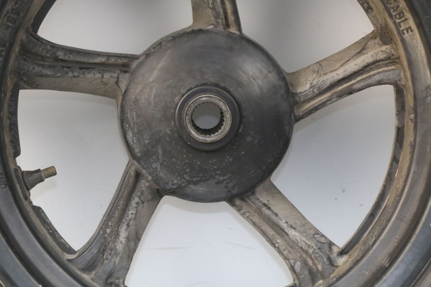 photo de REAR WHEEL RIM KYMCO DINK STREET 125 (2009 - 2014) - Zoom on usage condition