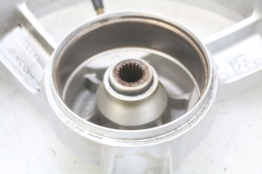 photo de REAR WHEEL RIM PEUGEOT E-VIVACITY 1 (2012 - 2018) - Distinctive features