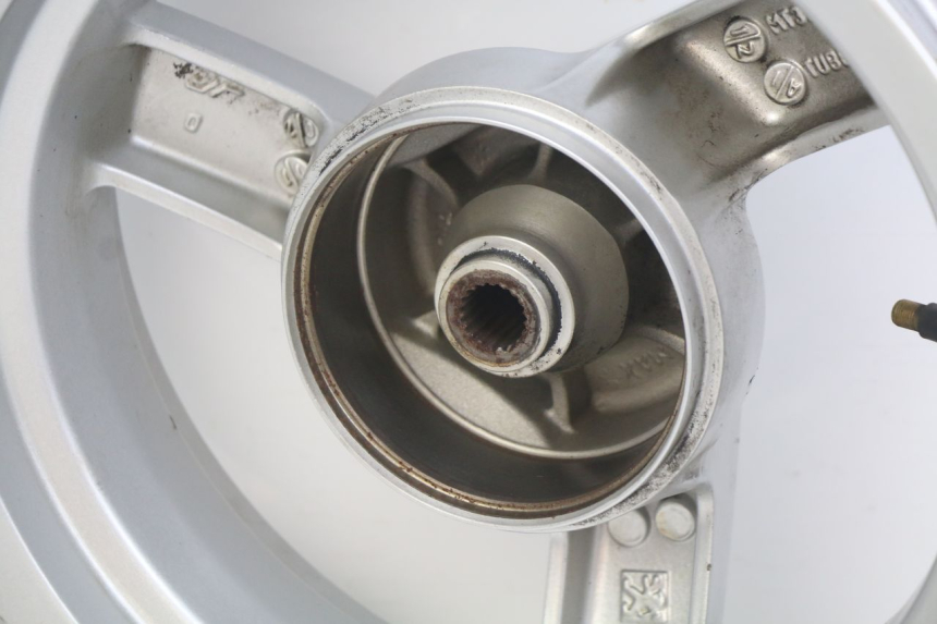 photo de REAR WHEEL RIM PEUGEOT E-VIVACITY 1 (2012 - 2018) - Alternative perspective