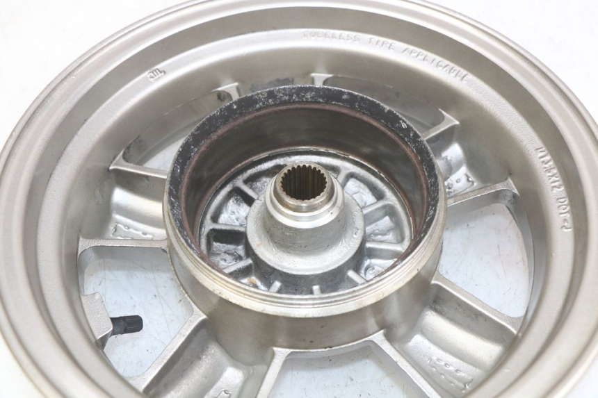 photo de REAR WHEEL RIM SYM FIDDLE 3 III 125 (2014 - 2020) - Distinctive features