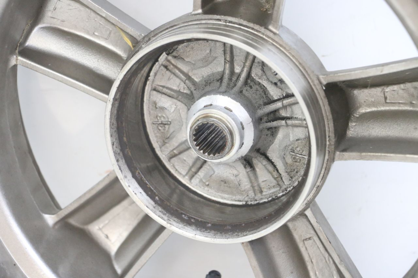 photo de REAR WHEEL SYM FIDDLE 3 III 50 (2014 - 2020) - Alternative perspective