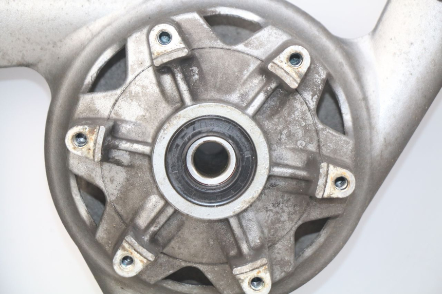 photo de REAR WHEEL RIM YAMAHA FJ 3CX 1200 (1986 - 1996) - Component zoom