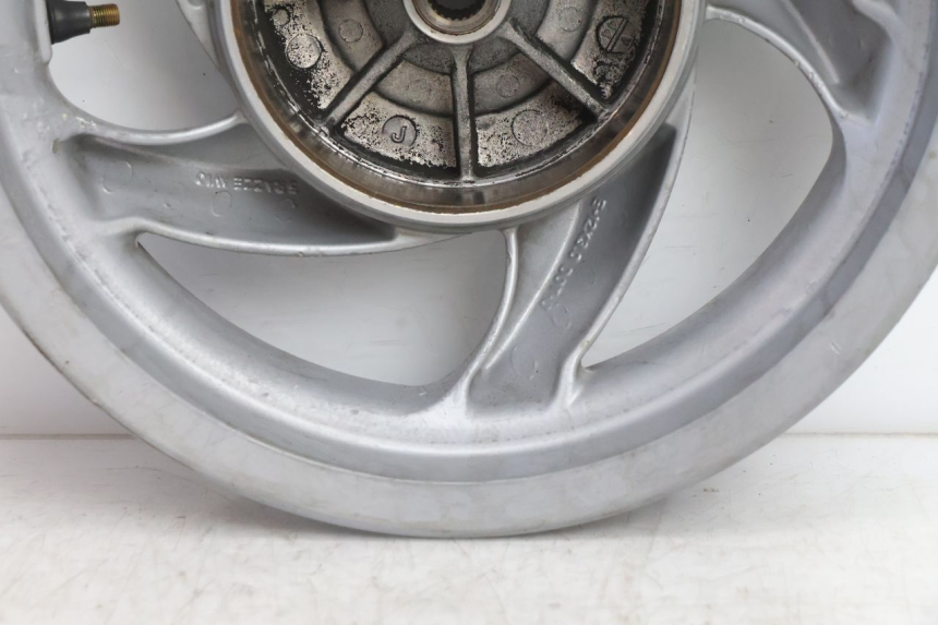 photo de REAR WHEEL PIAGGIO FLY 2T 50 (2004 - 2017) - Distinctive features