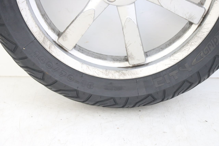 photo de REAR RIM PEUGEOT GEOPOLIS RS 125 (2007 - 2009) - Focus on structure