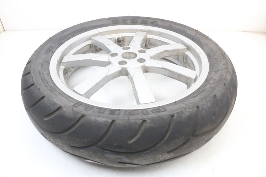 photo de REAR RIM PEUGEOT GEOPOLIS RS 125 (2007 - 2009) - Technical close-up